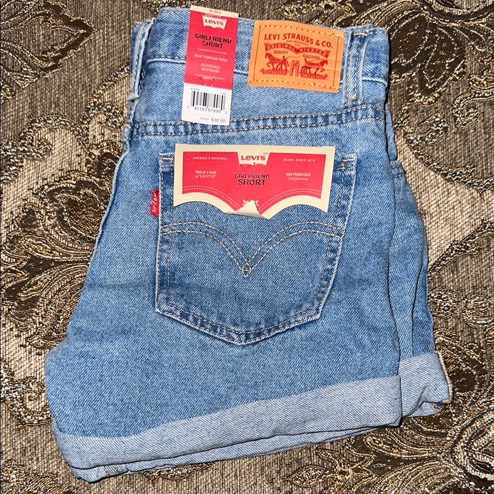 Brand New - Levi's Light Blue Denim Girlfriend Shorts